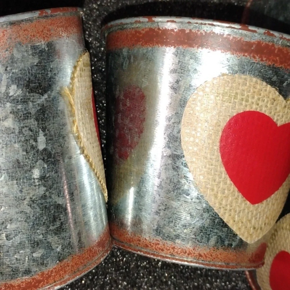 N/A charming tin